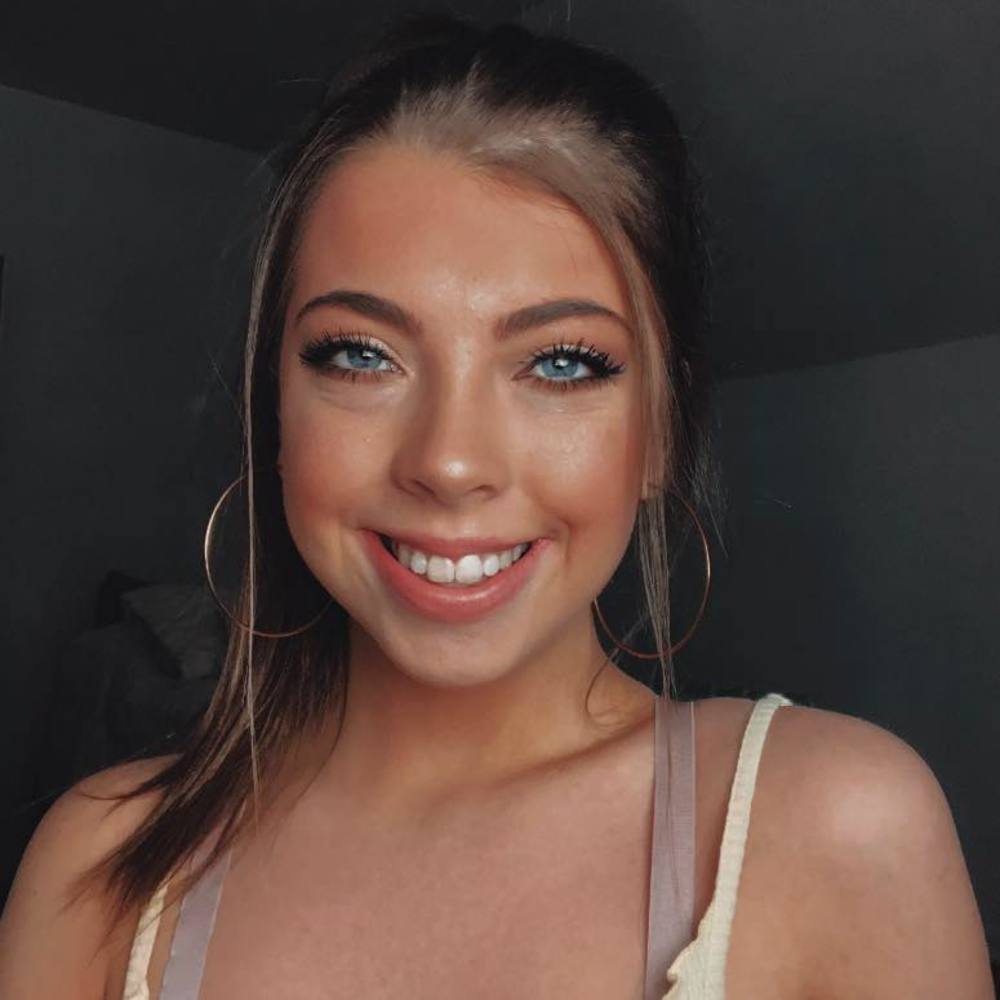 Meet your Posher, Lily